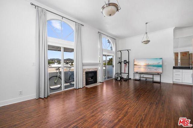 12001 Goshen Avenue # 303, Los Angeles