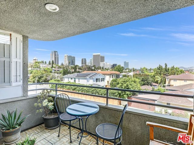 9836 Vidor Drive # 302, Los Angeles