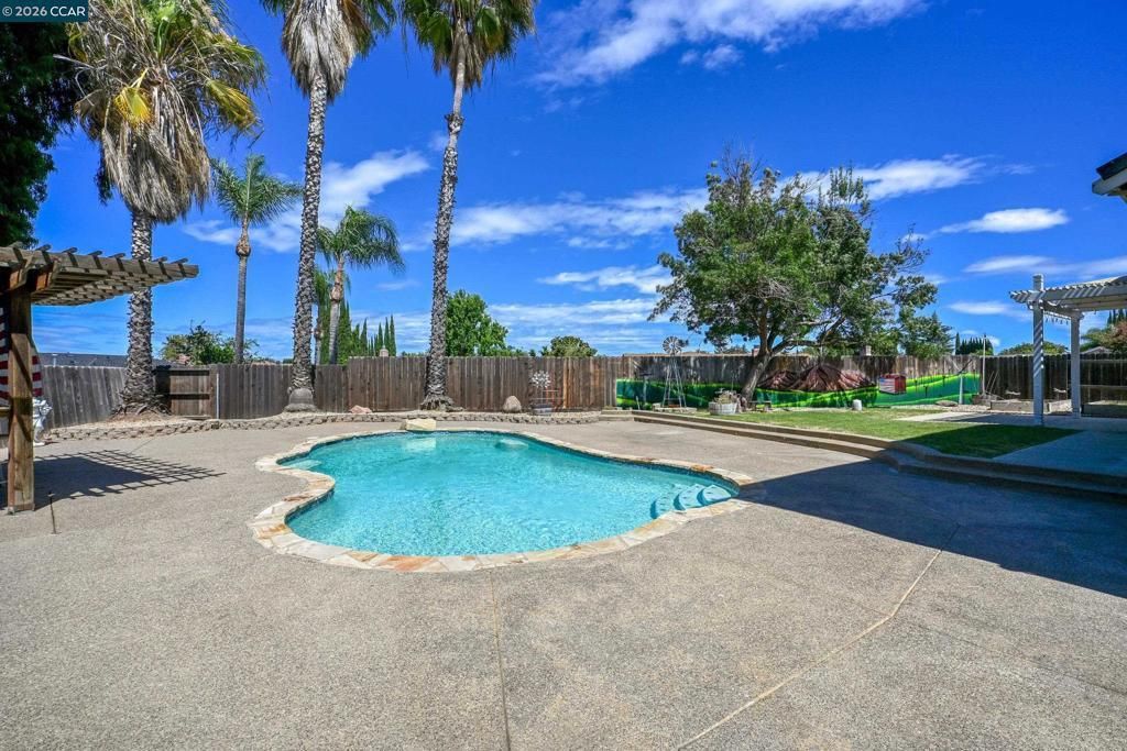 454 Bristol Ct, Oakley