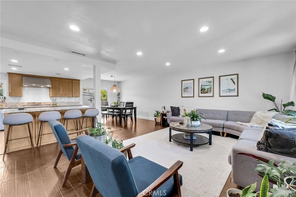 745 E Barkley Avenue, Orange