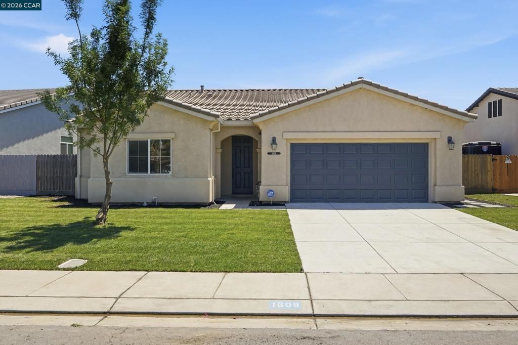 1608 Sephos St, Manteca