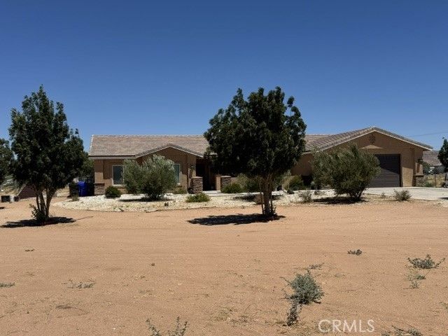 21832 Thunderbird, Apple Valley