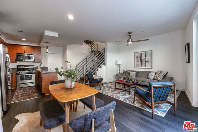 10735 Bloomfield Street # 5, Los Angeles