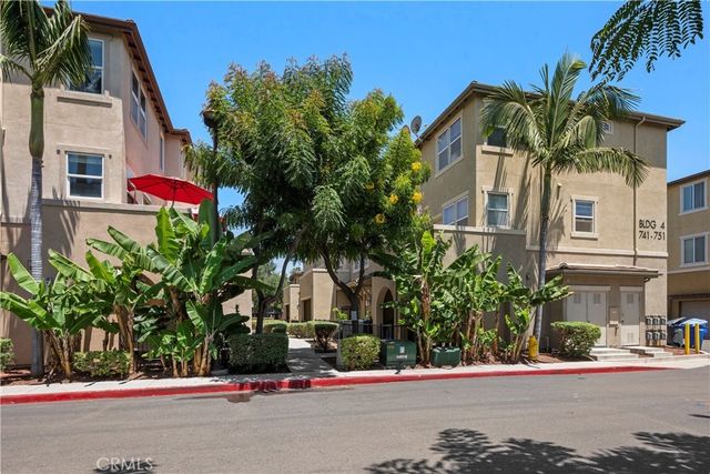 745 Paradise, National City