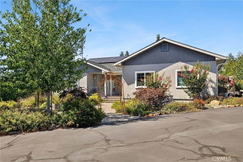 6226 Graham, Paradise