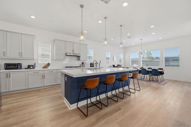305 Creekview Ct, San Marcos