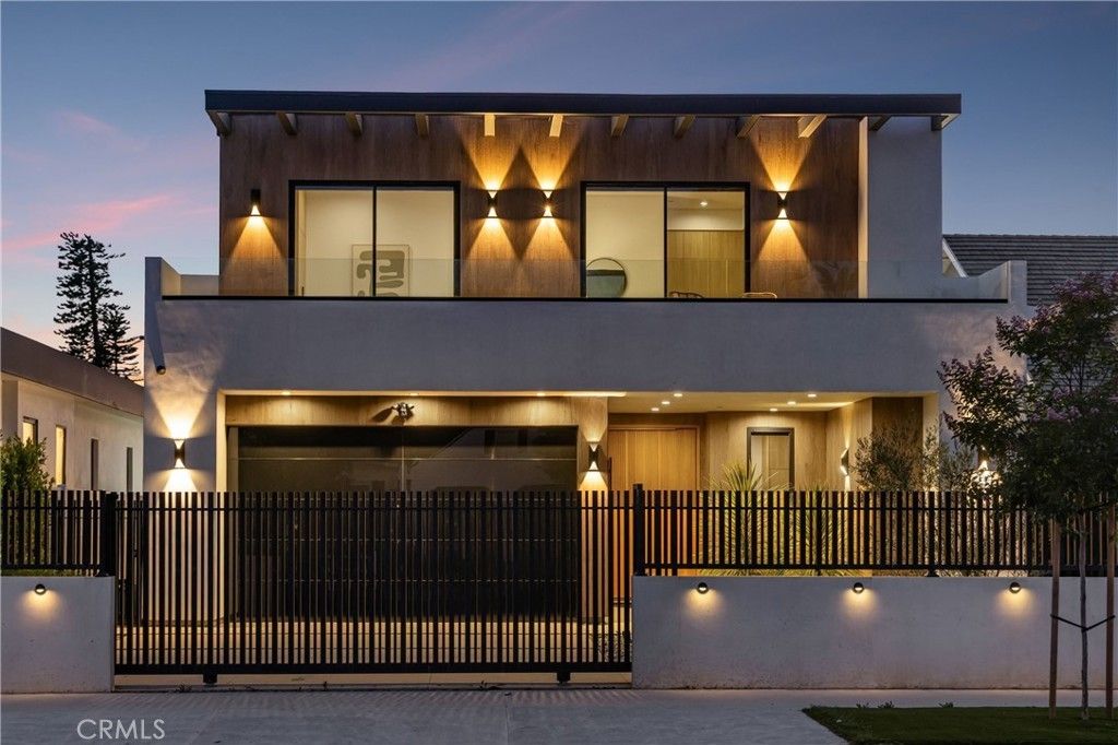 5109 Bluebell Avenue, Valley Village