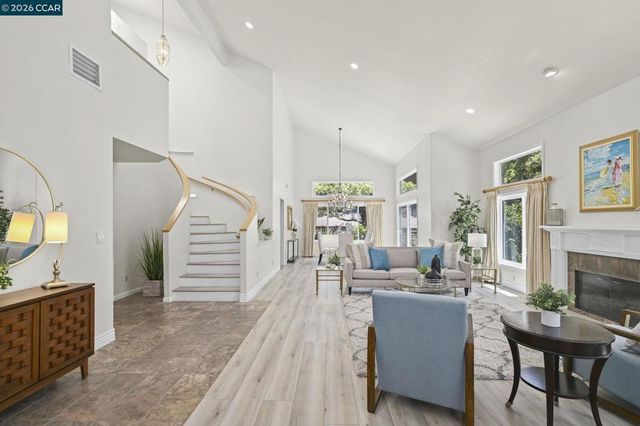 3385 Green Meadow Dr, Danville