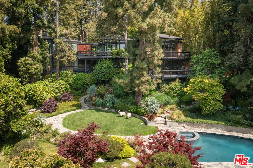 900 Napoli Drive, Pacific Palisades