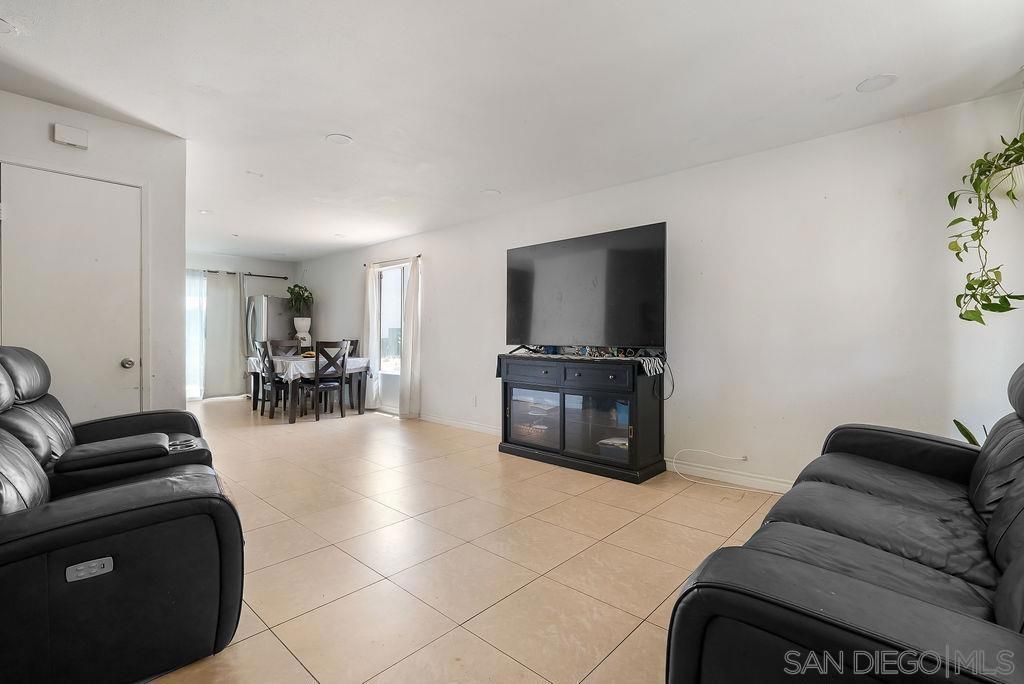 8166 Paradise Valley Ct., Spring Valley
