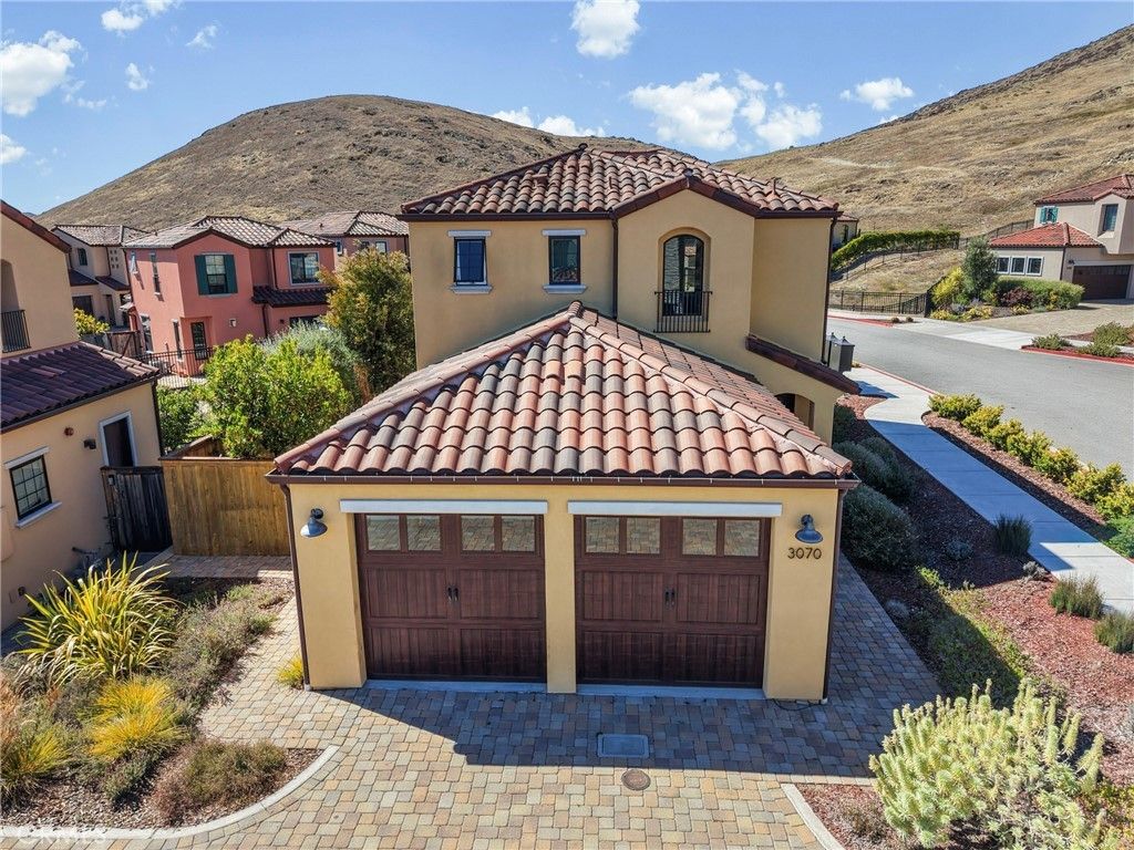 3070 Arezzo, San Luis Obispo