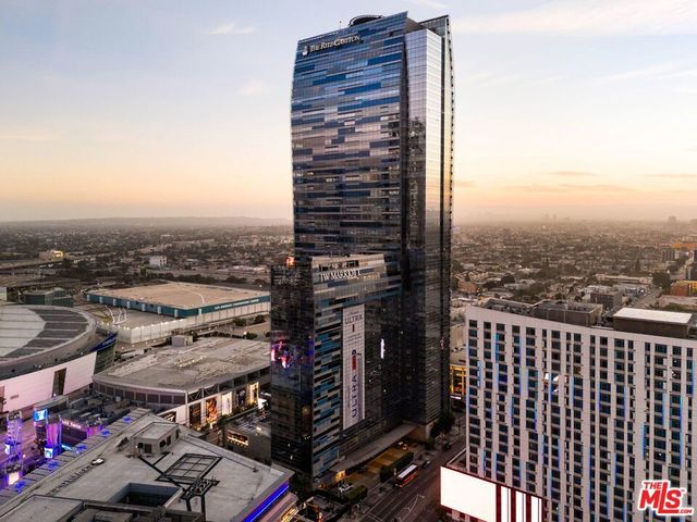 900 W Olympic Boulevard # 42e, Los Angeles