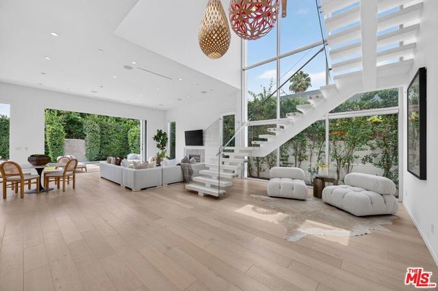 6356 W 5th Street, Los Angeles