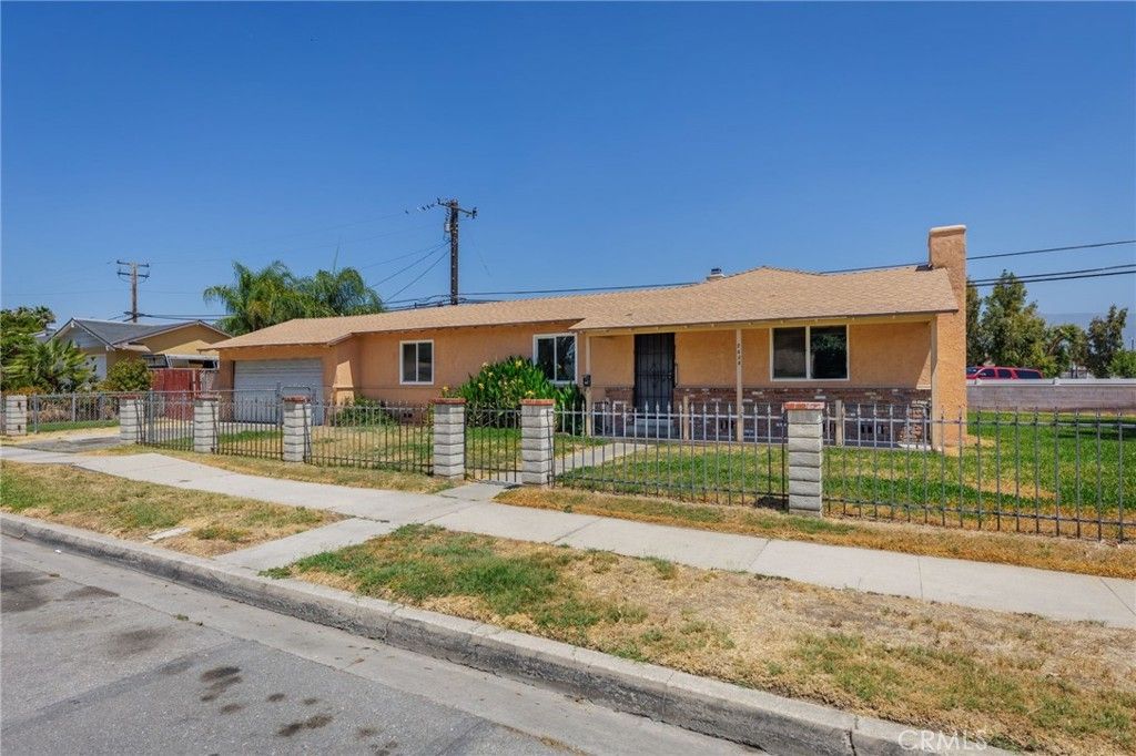 2438 W 7th, San Bernardino