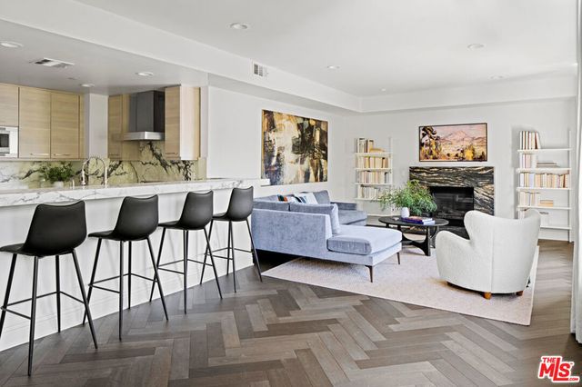 718 N Croft Avenue # 201, Los Angeles