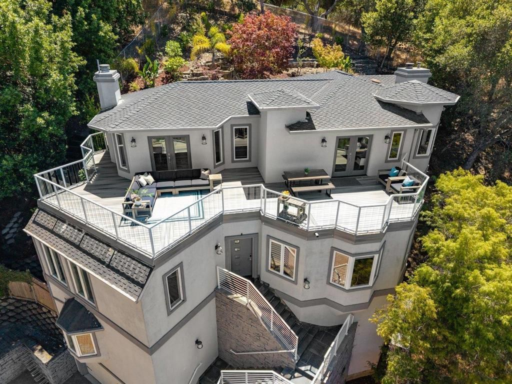 3208 Longfellow Drive, Belmont