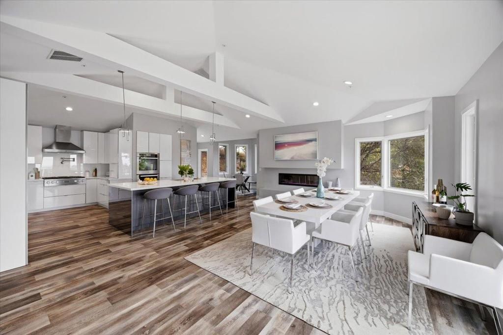 3208 Longfellow Drive, Belmont