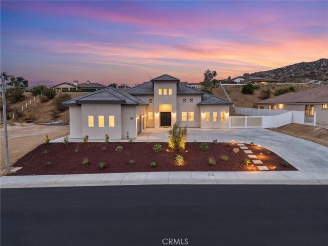 22258 Crown Princess Court, Nuevo