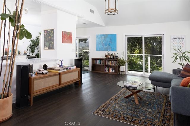 6275 Pine Crest Drive, Los Angeles