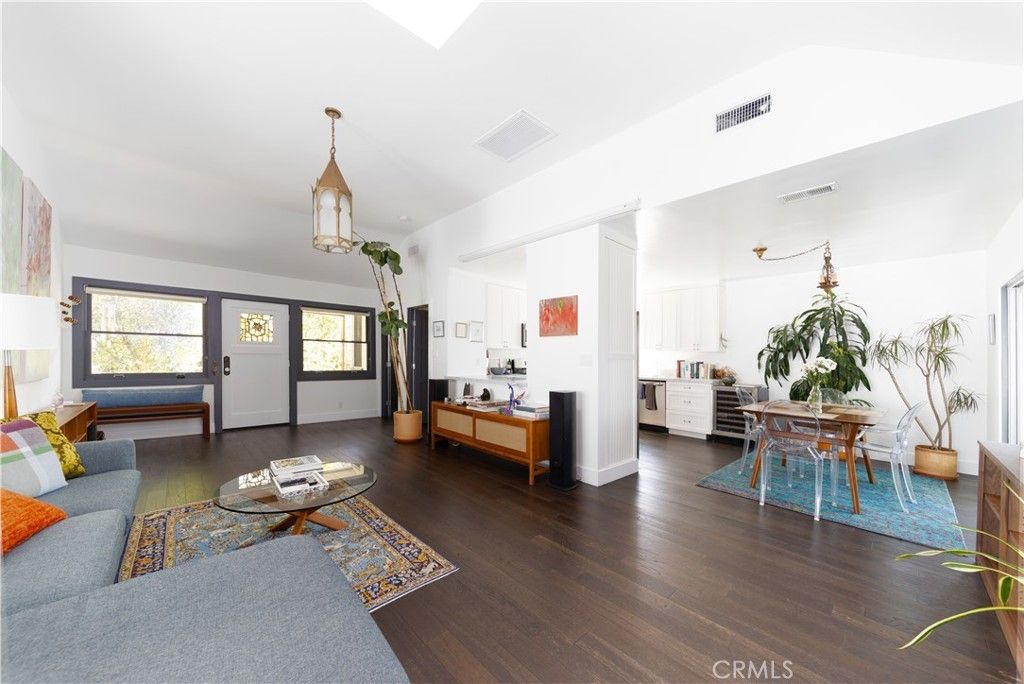 6275 Pine Crest Drive, Los Angeles