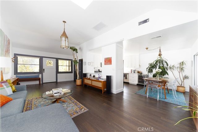 6275 Pine Crest Drive, Los Angeles