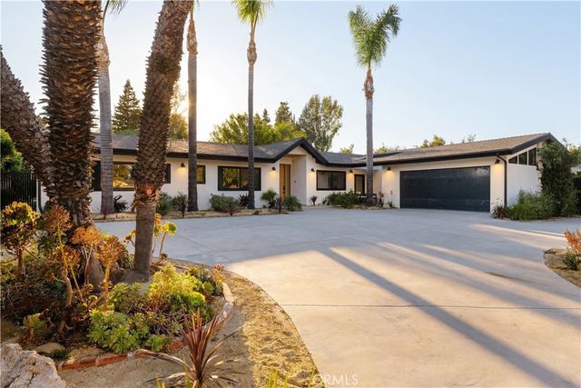 5313 Crebs Avenue, Tarzana