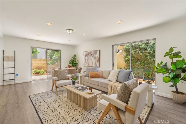 12 Tortoise Shell, Irvine