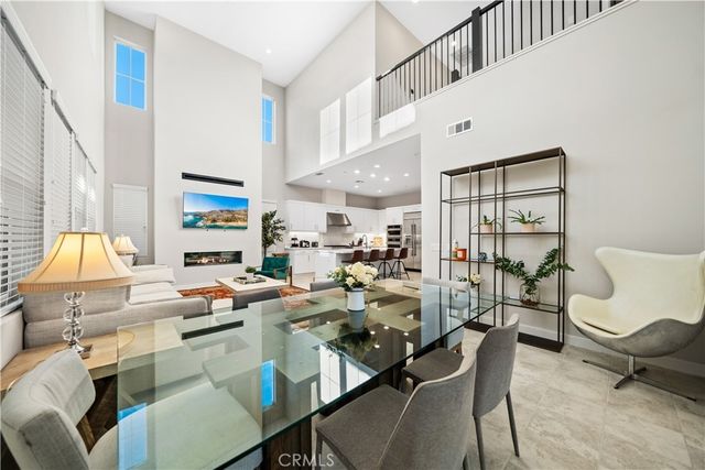 151 Fremont, Lake Forest