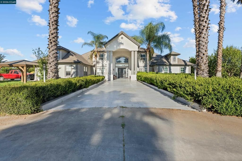 12732 N West Ln, Lodi