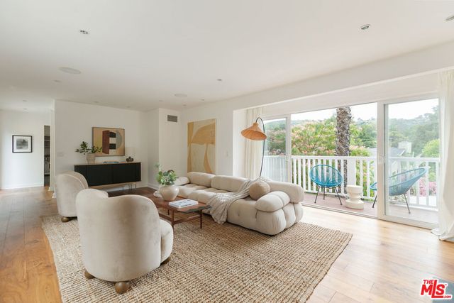 4338 Saltillo Street, Woodland Hills
