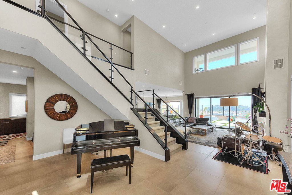 20558 W Overlook Court, Porter Ranch