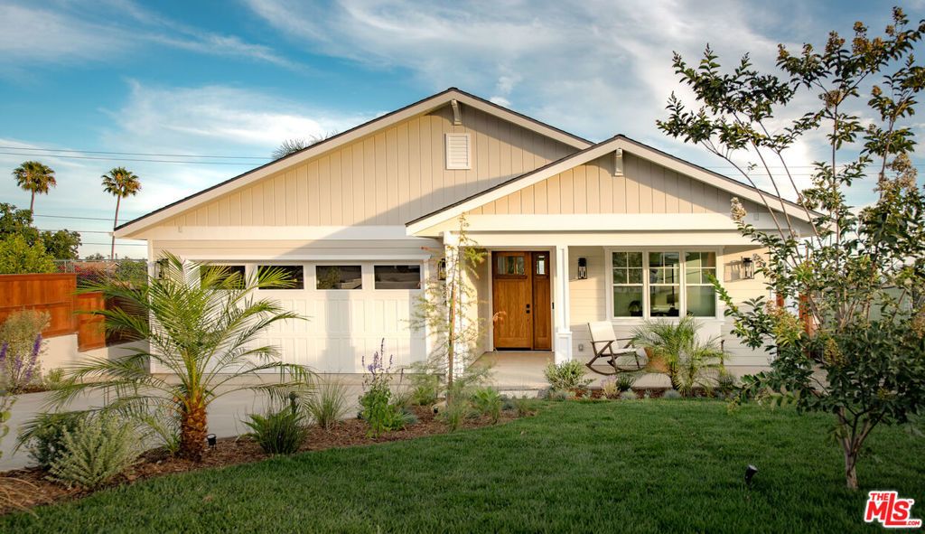924 E Poppyfields Drive, Altadena