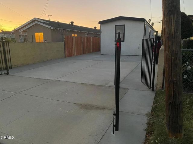 11333 Azahar Street, Ventura