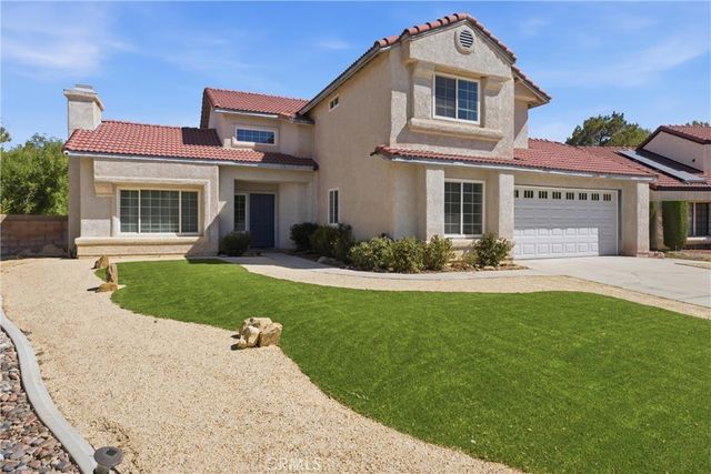 2543 Lawrence Avenue, Lancaster