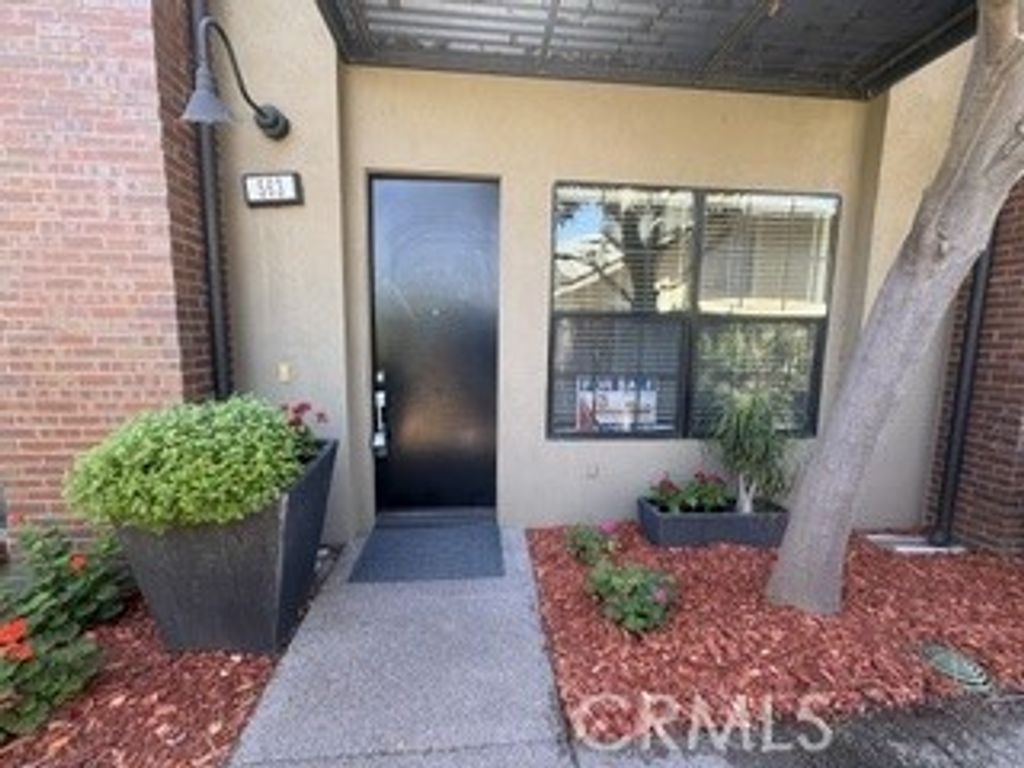 563 W Maple Avenue, Orange