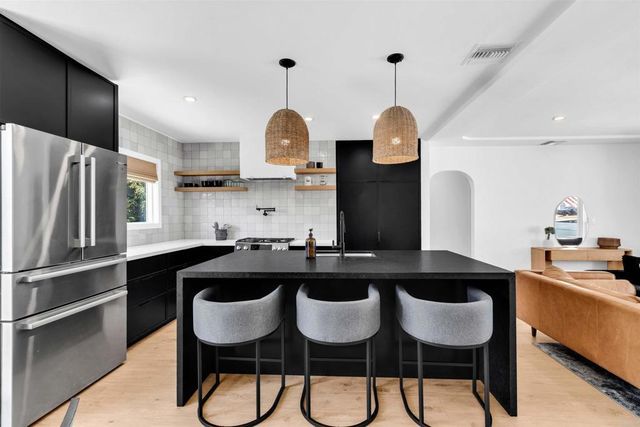 566 1st Avenue, Chula Vista
