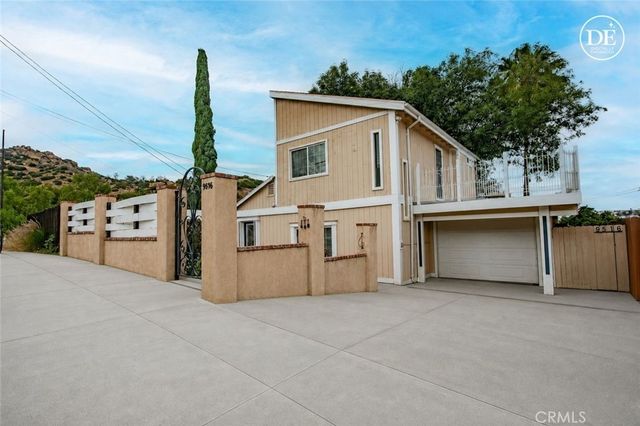 9516 Dennis, Chatsworth
