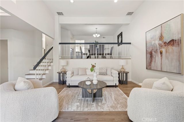 5800 Owensmouth Avenue # 14, Woodland Hills
