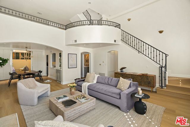 11982 Mayfield Avenue # D, Los Angeles