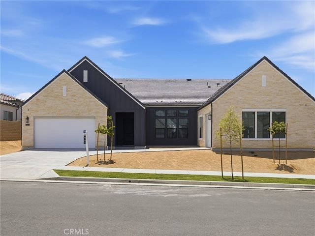 30018 N Avenida Sierra Madre, Valencia