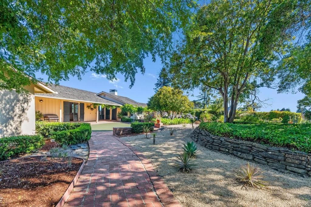 31 S Circle Dr, Santa Cruz