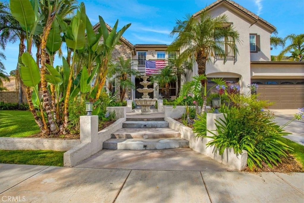 1596 Vandagriff, Corona