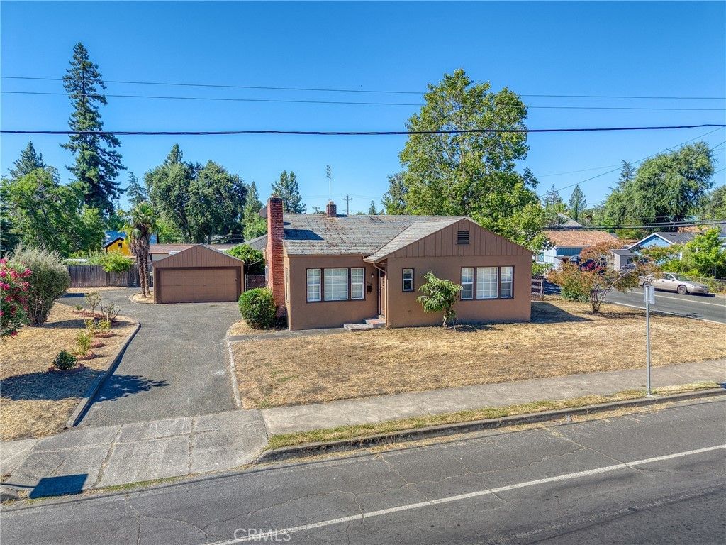 295 Clearlake Avenue, Lakeport