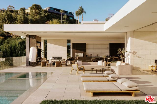 9265 Robin Drive, Los Angeles
