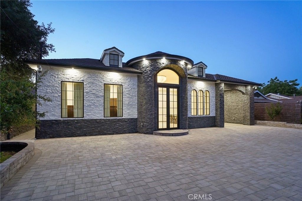 17363 Chase Street, Northridge