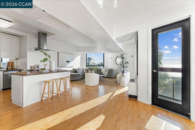 6363 Christie Ave # 406, Emeryville
