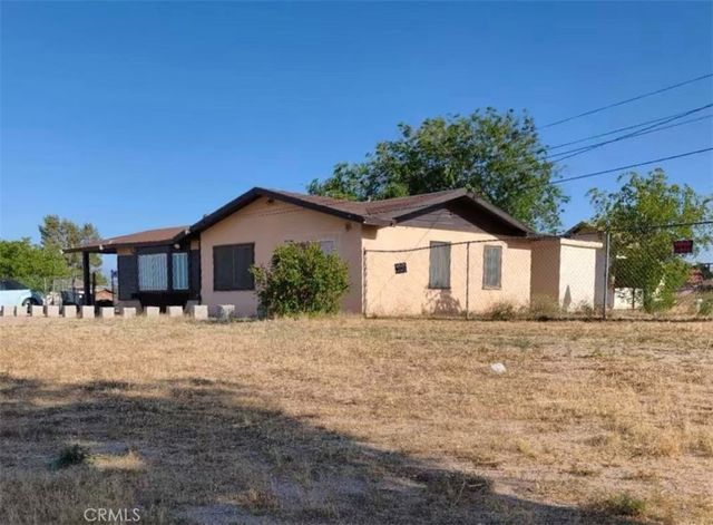 15357 Walnut, Hesperia