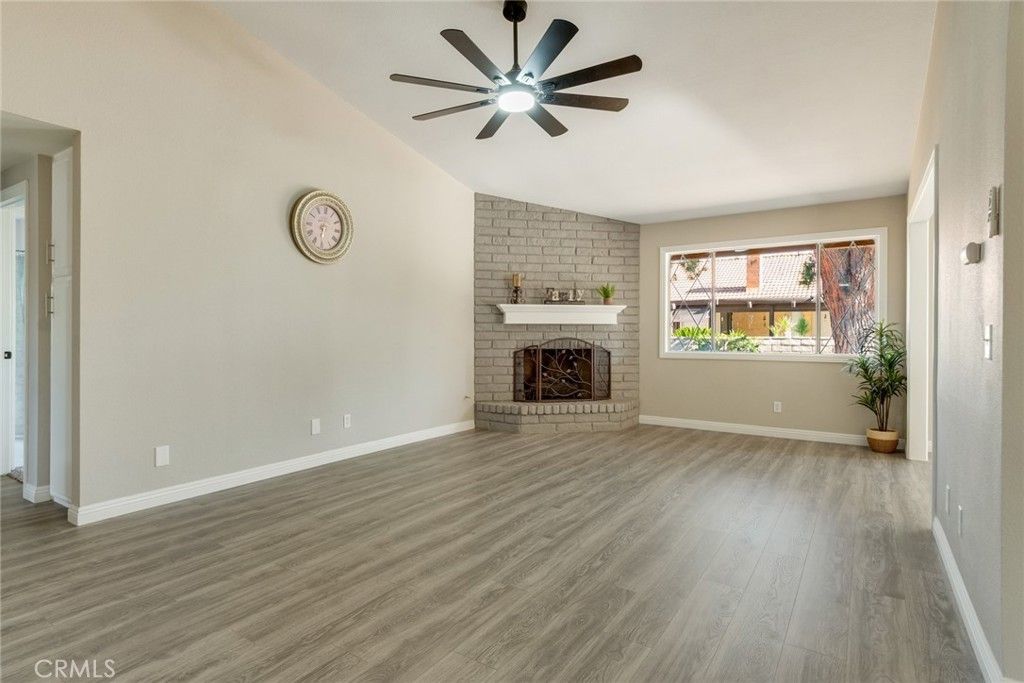 1825 Flame Tree, Hemet