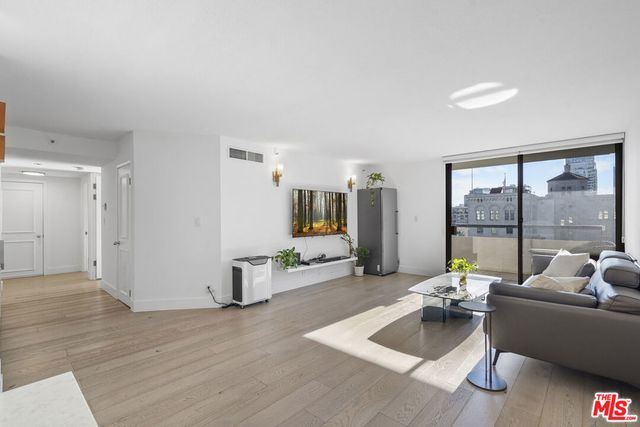 600 W 9th Street # 1214, Los Angeles