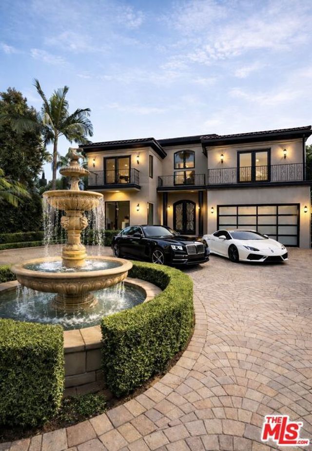 13359 Chandler Boulevard, Los Angeles